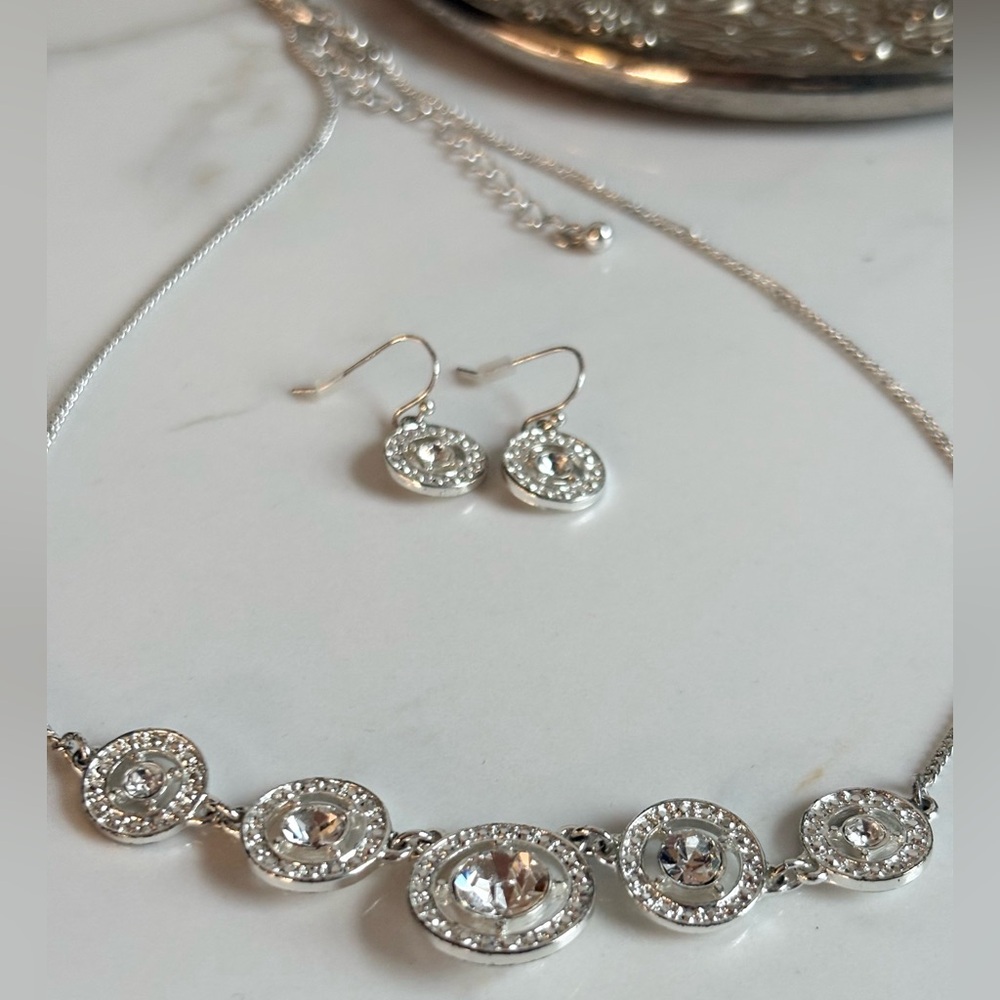 Vintage Avon Crystal Halo Bridal Necklace Bracelet Earrings Set Silver Tone NBE5